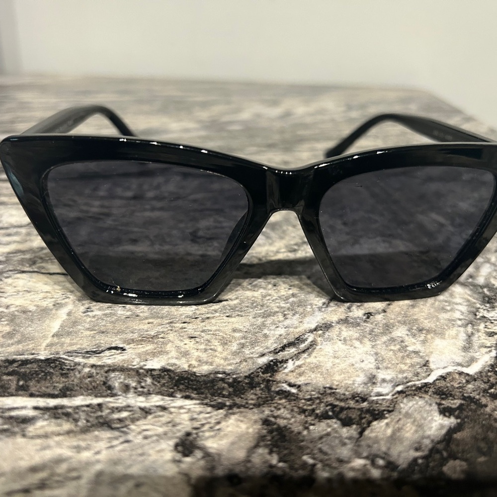 Black Angular Cat-Eye Sunglasses - image 1